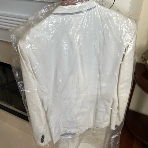 Beige colored, medium sized, Blazer. In PERFECT condition. - Picture 5 of 8